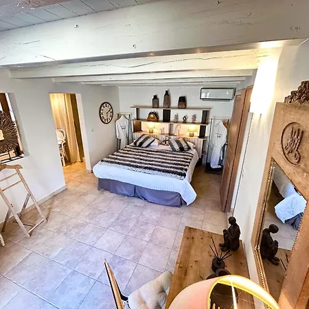 Bed & Breakfast Bastide Des Oliviers 3*
