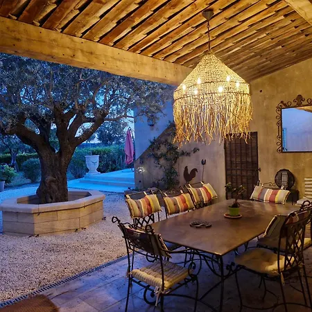 فندق مبيت وإفطار Bastide Des Oliviers 3*